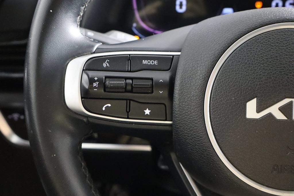Used 2024 Kia Sportage EX FWD image 8