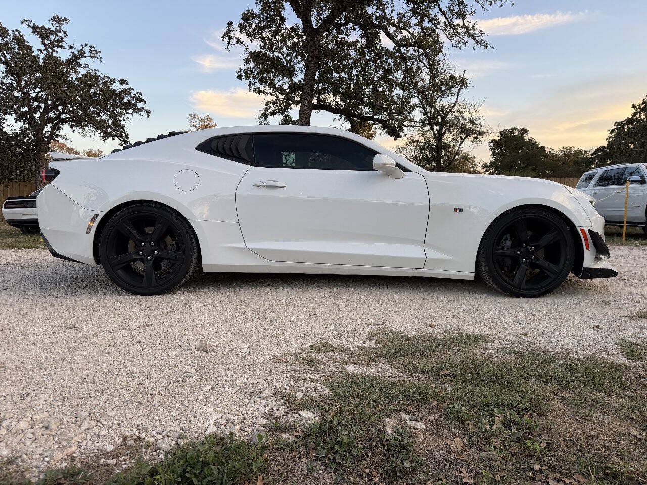 Used 2018 Chevrolet Camaro SS RWD image 3