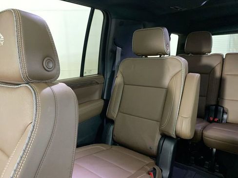 Used 2024 Chevrolet Suburban High Country w/ Max Trailering Package image 12