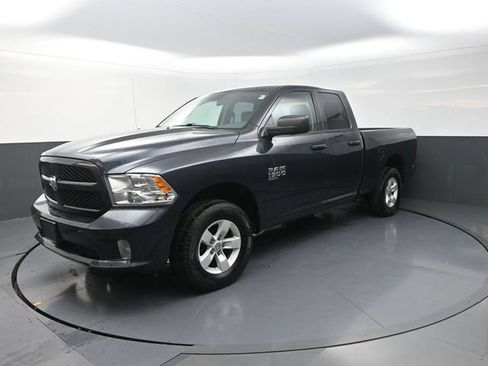 Used 2019 RAM 1500 Express AWD/4WD image 3