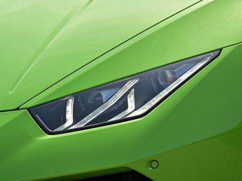 Used 2021 Lamborghini Huracan EVO RWD image 7