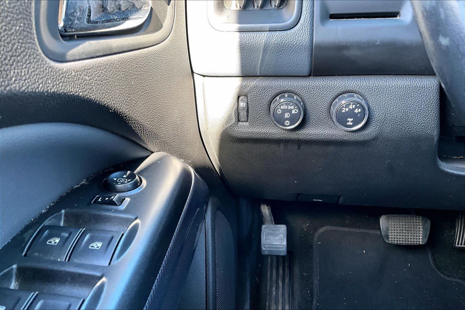 Used 2016 Chevrolet Colorado Z71 AWD/4WD image 32
