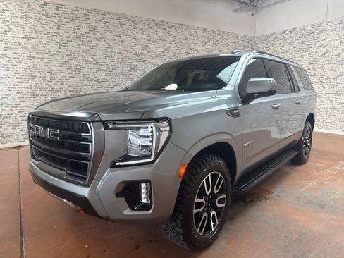 Used 2024 GMC Yukon XL AT4 w/ Technology Package AWD/4WD image 3