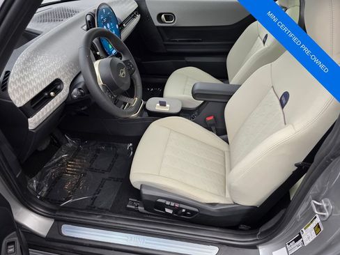 Used 2025 MINI Cooper 2-Door Hardtop FWD image 9