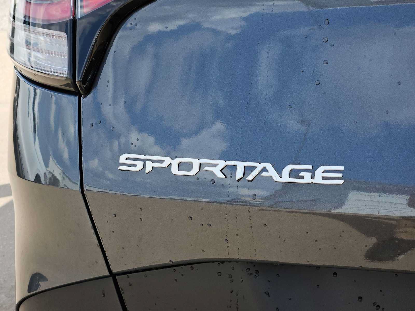 Used 2024 Kia Sportage LX FWD image 12