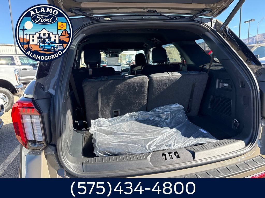 New 2026 Ford Explorer ST-Line w/ ST-Line Street Pack RWD image 12