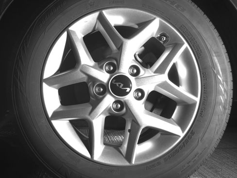 Used 2025 Kia Soul LX w/ LX Technology Package FWD image 14