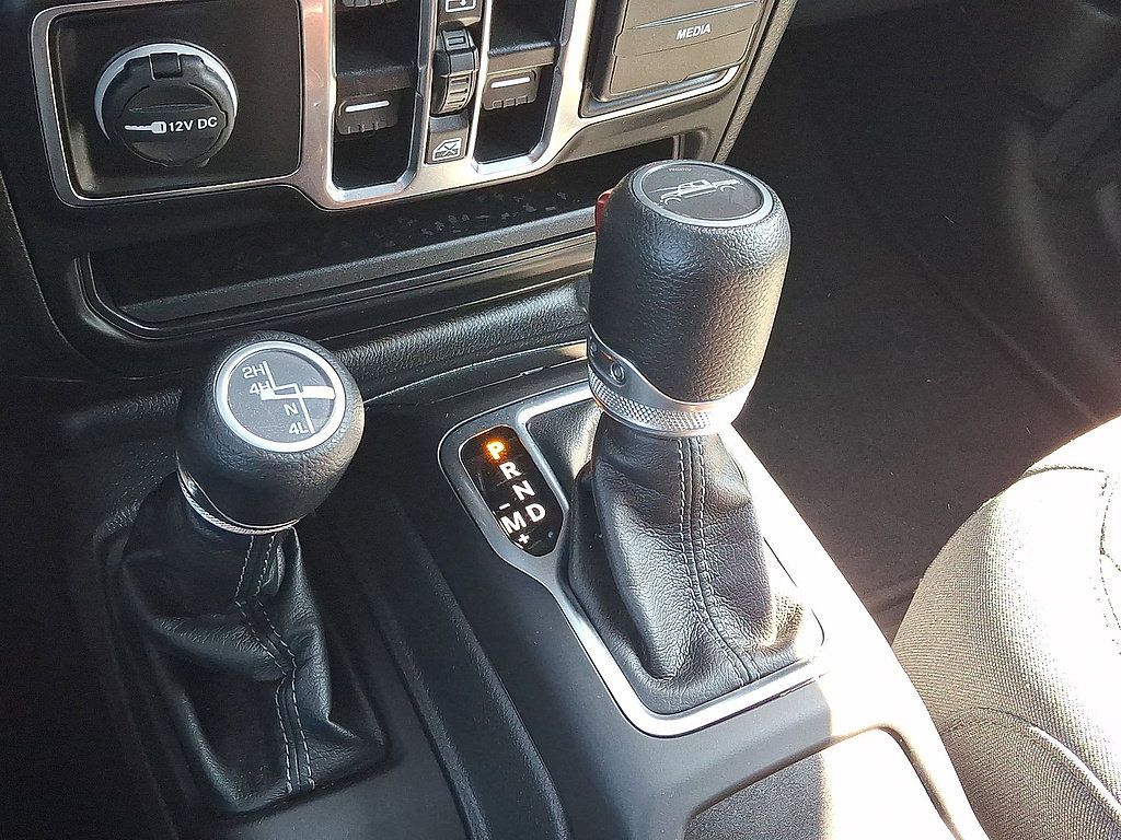 Used 2024 Jeep Gladiator Sport AWD/4WD image 12