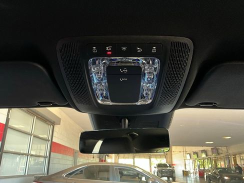 Used 2025 Mercedes-Benz GLA 250 image 17