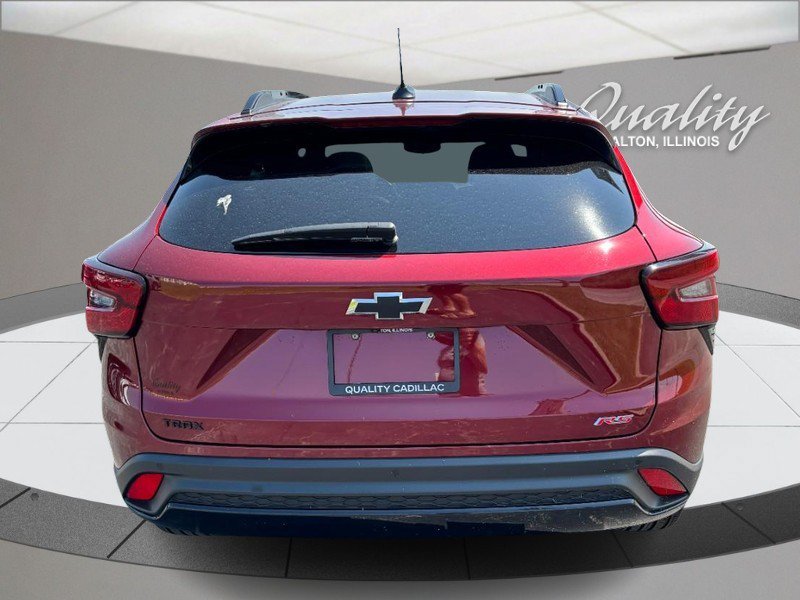 Used 2024 Chevrolet Trax RS w/ Sunroof Package FWD image 5