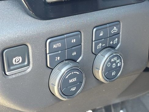 Used 2025 Chevrolet Silverado 1500 ZR2 w/ Technology Package AWD/4WD image 28