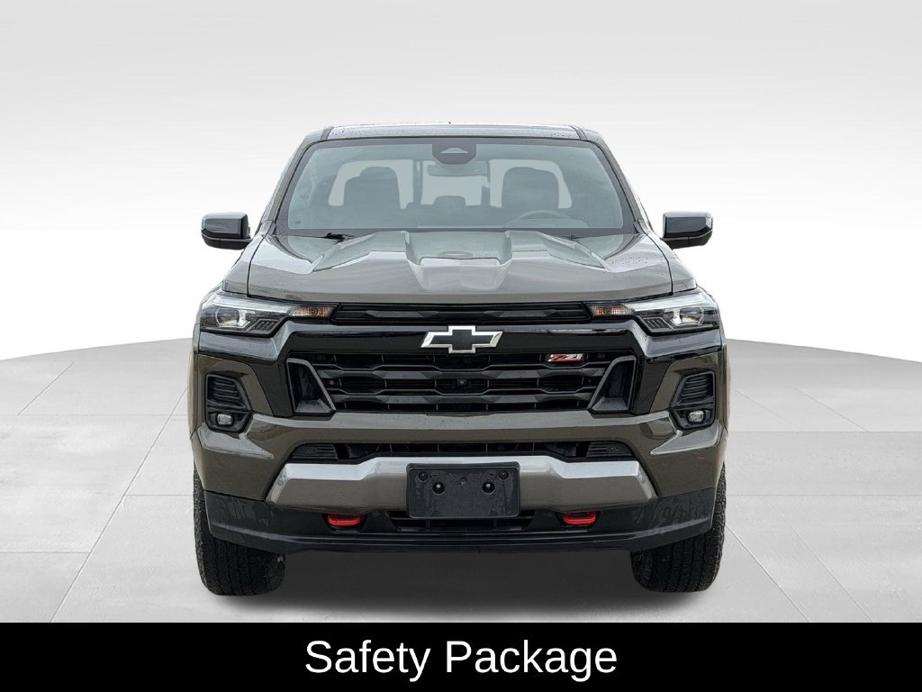 Used 2023 Chevrolet Colorado Z71 w/ Z71 Convenience Package 2 AWD/4WD image 3