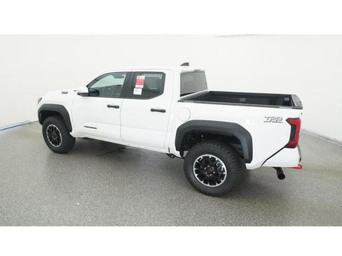 New 2025 Toyota Tacoma TRD Off-Road AWD/4WD image 4