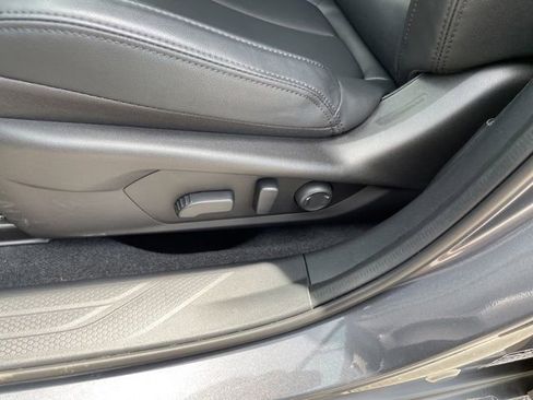 Used 2026 Subaru Outback Premium AWD/4WD image 9