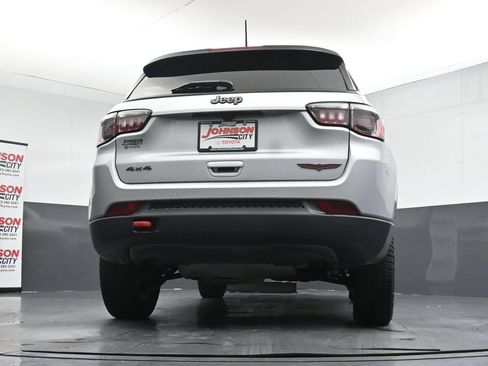 Used 2024 Jeep Compass Trailhawk AWD/4WD image 42