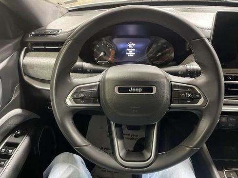 Certified 2024 Jeep Compass Latitude AWD/4WD image 14