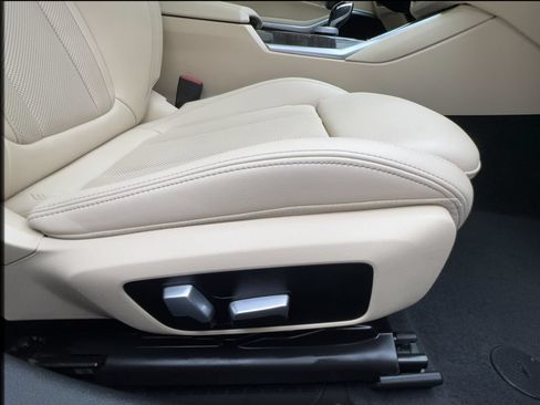 Used 2022 BMW 330i Sedan w/ Driving Assistance Package RWD image 33