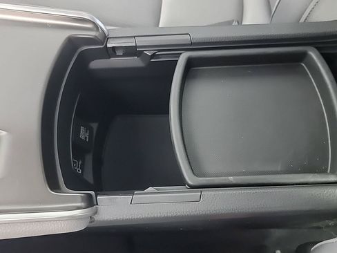 Certified 2019 Honda Accord EX image 32