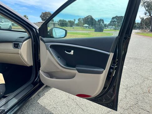 Used 2013 Hyundai Elantra GT FWD image 19