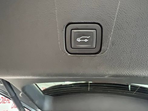 Used 2023 Chevrolet Traverse RS w/ LPO, Floor Liner Package FWD image 9