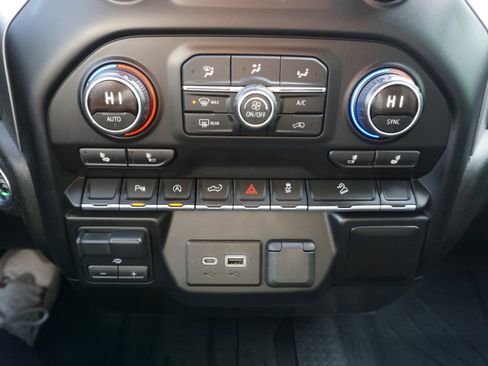 Used 2019 Chevrolet Silverado 1500 RST image 25