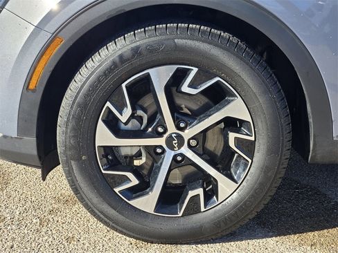 Certified 2024 Kia Sportage EX image 10