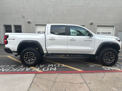Used 2024 Chevrolet Colorado ZR2 w/ ZR2 Convenience Package III AWD/4WD image 8