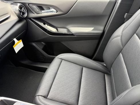 New 2027 Chevrolet Equinox LT w/ Convenience Package II FWD image 16