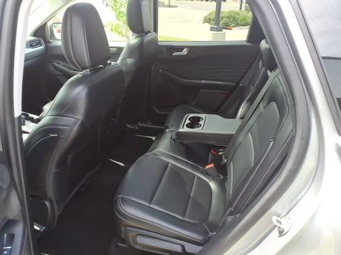 Used 2021 Ford Escape Titanium AWD/4WD image 27