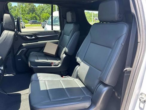 Used 2024 GMC Yukon XL Denali w/ Advanced Technology Package AWD/4WD image 16