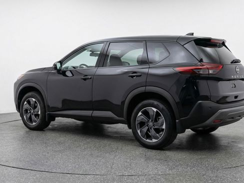Used 2025 Nissan Rogue SV image 6