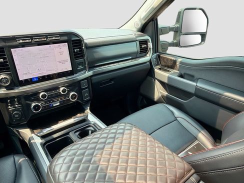 Used 2024 Ford F250 Lariat w/ Lariat Ultimate Package AWD/4WD image 24