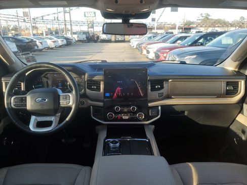 Used 2024 Ford Expedition Max Limited image 9
