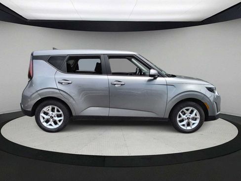 Used 2024 Kia Soul LX w/ Option Group 015 FWD image 9