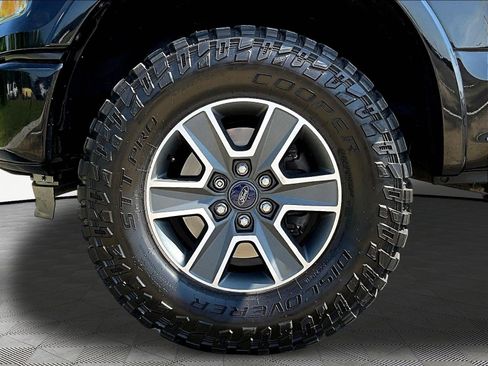Used 2016 Ford F150 XLT w/ Equipment Group 302A Luxury AWD/4WD image 32