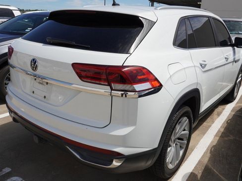 Used 2023 Volkswagen Atlas Cross Sport SE w/ Panoramic Sunroof Package image 5