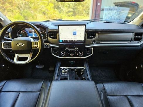 Used 2023 Ford Expedition Max XLT image 15
