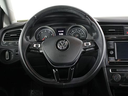 Used 2019 Volkswagen Golf S FWD image 8