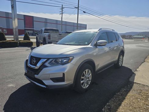 Used 2018 Nissan Rogue SV image 7