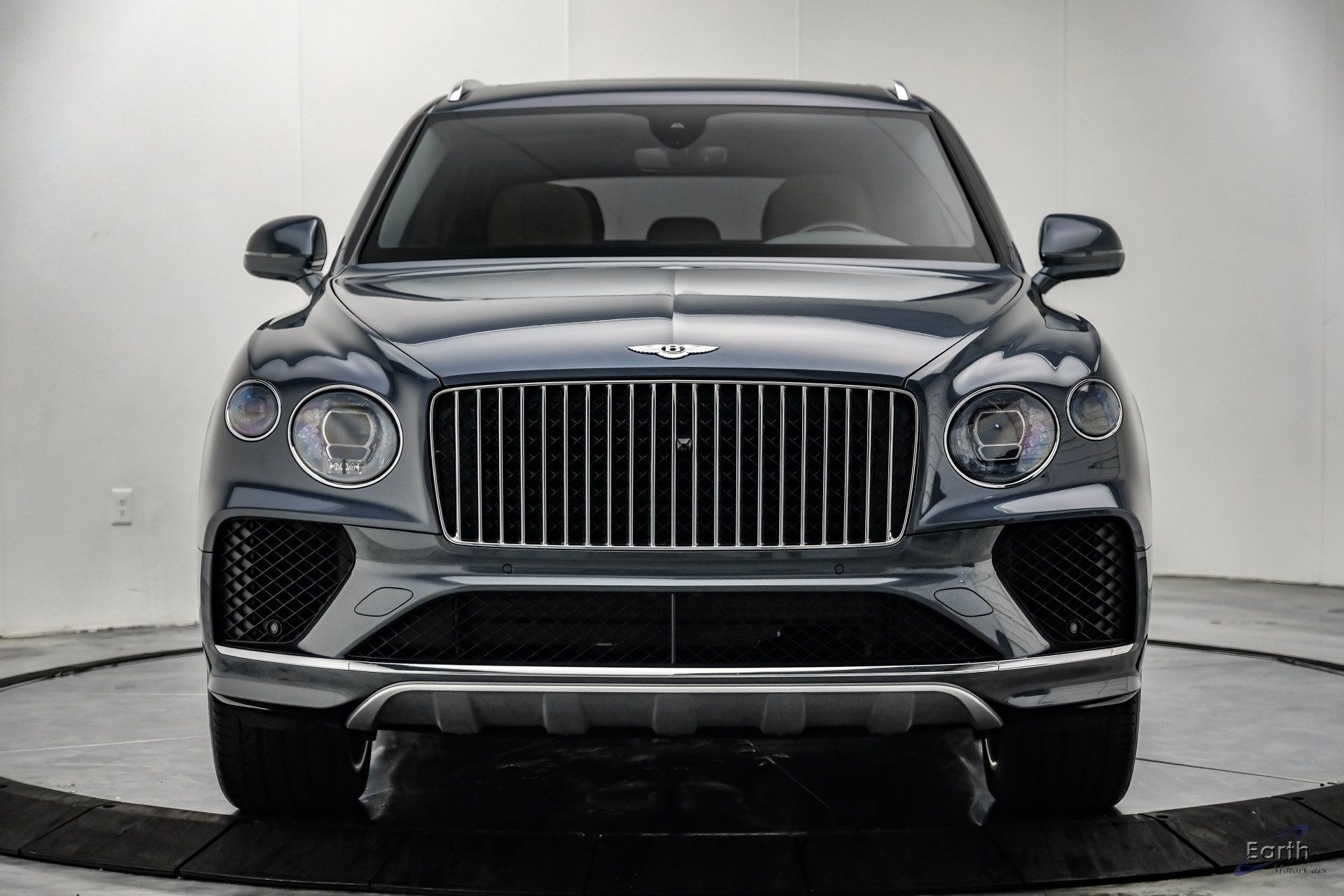 Used 2023 Bentley Bentayga Extended Wheelbase AWD/4WD image 28