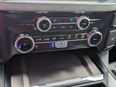 New 2026 Ford F250 Platinum w/ Tremor Off-Road Package image 47