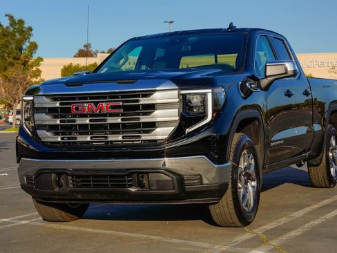 New 2026 GMC Sierra 1500 SLE w/ Preferred Package image 2