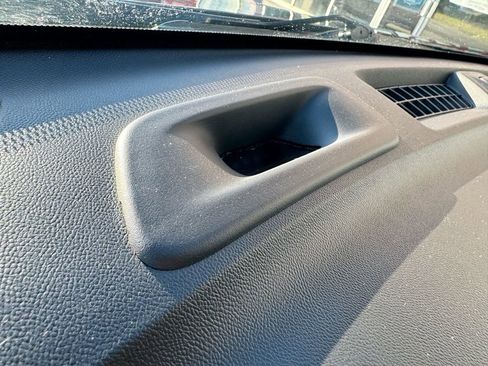 Used 2023 Chevrolet Equinox LT image 28