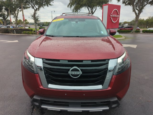 Certified 2025 Nissan Pathfinder Platinum AWD/4WD image 15