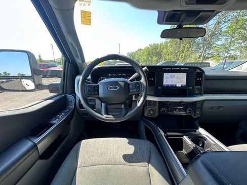 Used 2024 Ford F250 XLT w/ FX4 Off-Road Package AWD/4WD image 16