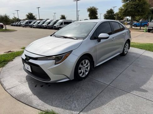 Used 2026 Toyota Corolla LE FWD image 3