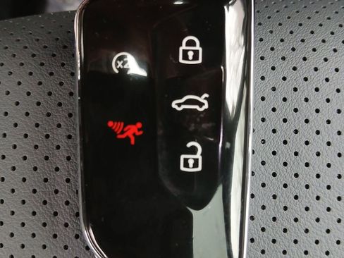 New 2026 Volkswagen Tiguan SE R-Line image 29