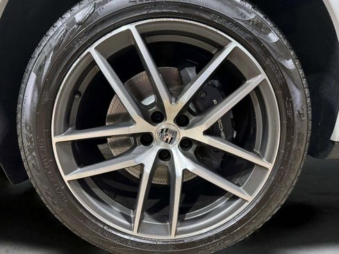 Used 2024 Porsche Macan image 29