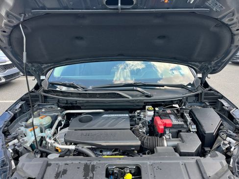 Used 2025 Nissan Rogue SV FWD image 29