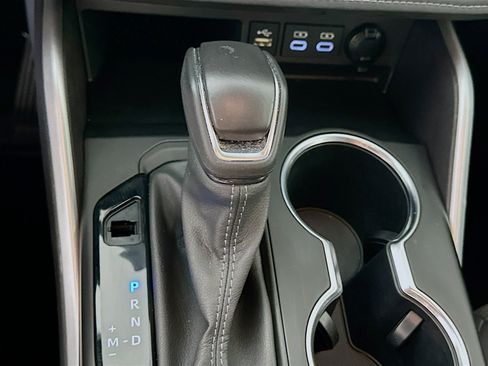 Used 2024 Toyota Highlander LE image 25